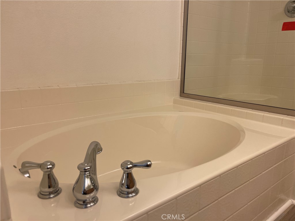 https://media.crmls.org/medias/0505b64b-e871-4624-8761-0118c5f7946a.jpg?preset=X-Large