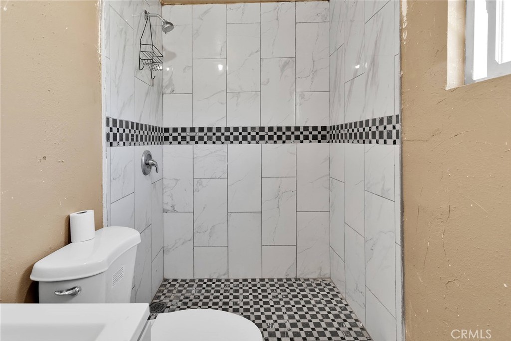 https://media.crmls.org/medias/0506f0f1-19ba-4d6e-9ee0-42a370619165.jpg?preset=X-Large