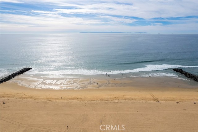 114 1/2 29TH, Newport Beach CA: https://media.crmls.org/medias/05079247-1b58-4482-9cbd-134480234eb1.jpg