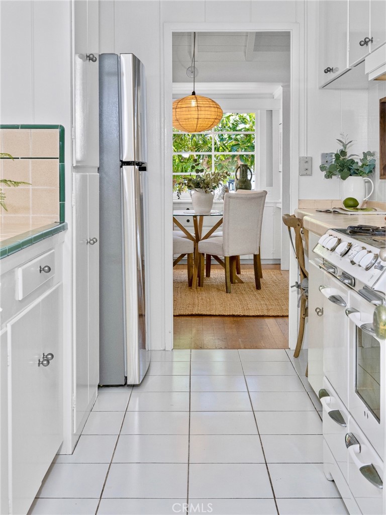 https://media.crmls.org/medias/0507d1ae-a477-4546-a96e-163f5cd9b5de.jpg?preset=X-Large