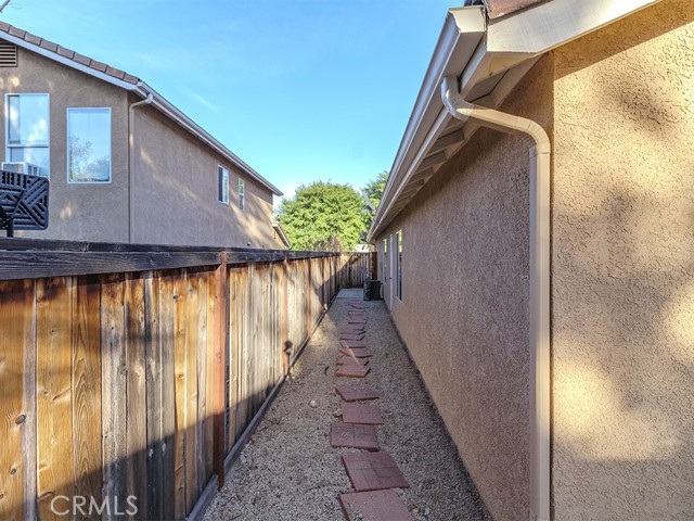 Detail Gallery Image 33 of 34 For 23103 Coffee Berry Cir, Corona,  CA 92883 - 4 Beds | 2 Baths