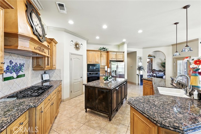 Detail Gallery Image 19 of 60 For 13204 Michaelangelo Dr, Bakersfield,  CA 93314 - 5 Beds | 3 Baths