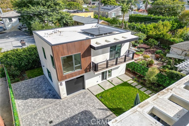 Detail Gallery Image 2 of 70 For 3932 S Minerva Ave, Los Angeles,  CA 90066 - 6 Beds | 6/1 Baths