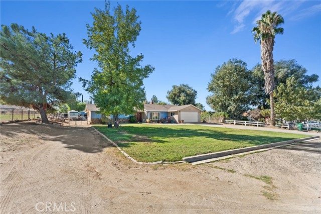 Detail Gallery Image 3 of 41 For 29613 Archibek Dr, Nuevo,  CA 92567 - 3 Beds | 2/1 Baths