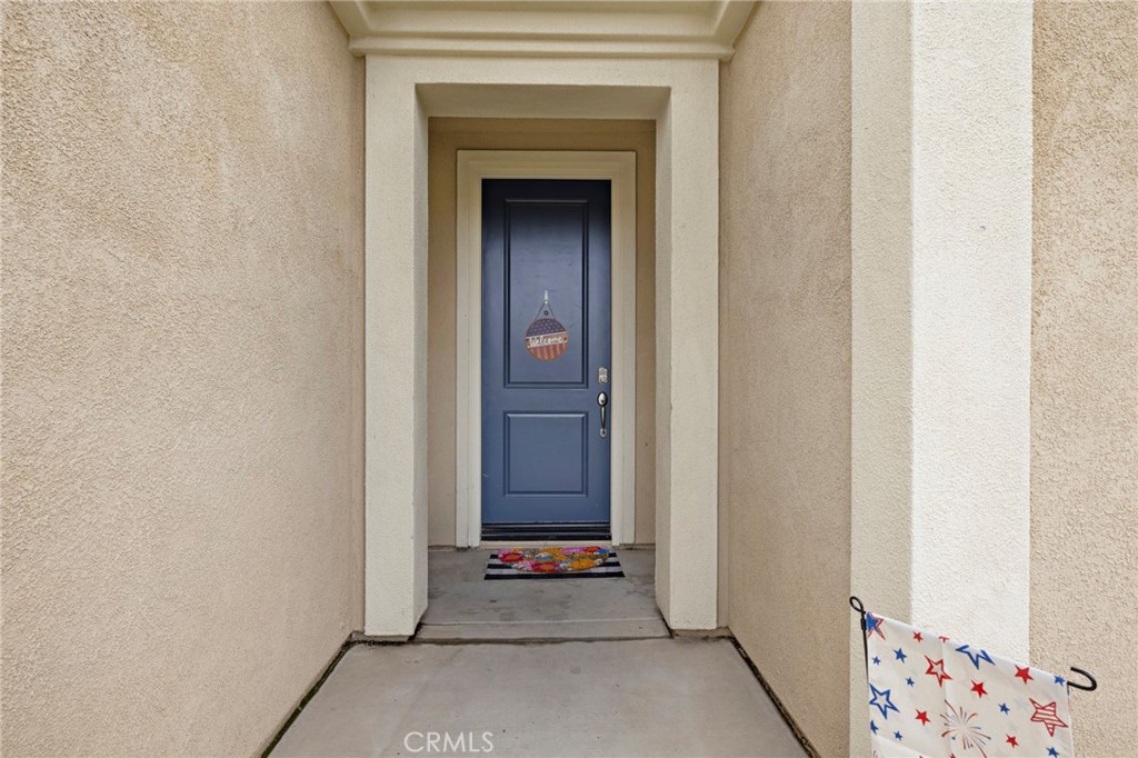 https://media.crmls.org/medias/0509c897-187b-4097-9104-8d6f85438dbb.jpg?preset=X-Large