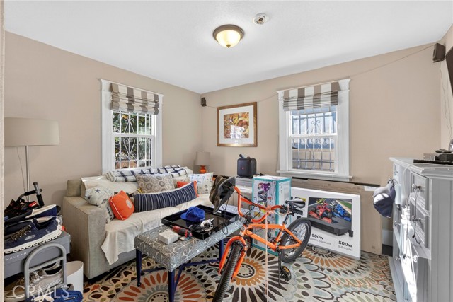 Detail Gallery Image 6 of 37 For 5710 Ruthelen, Los Angeles,  CA 90062 - – Beds | – Baths