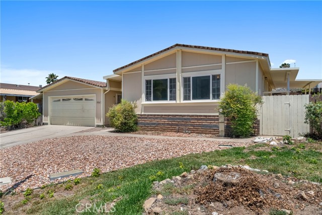 9984 Wrangler Way, Corona CA: https://media.crmls.org/medias/050a58e7-67de-45ff-9926-40cfab1ebd15.jpg