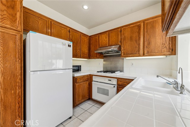 566 E Stephanie Drive, Covina CA: https://media.crmls.org/medias/050abd2c-d87f-407d-a519-a60db30fdcd6.jpg