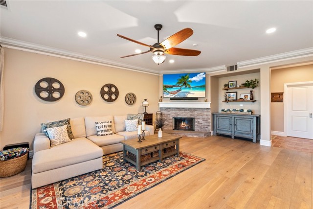 Detail Gallery Image 17 of 61 For 1455 Deer Hollow, Corona,  CA 92882 - 5 Beds | 3/1 Baths