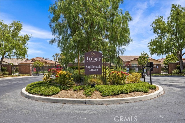9121 Wooded Hill Drive, Corona CA: https://media.crmls.org/medias/050c882e-b9bd-4d90-8f5b-be0058de268f.jpg
