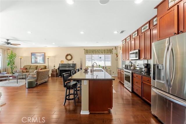 4011 Blackberry Drive, San Bernardino CA: https://media.crmls.org/medias/050cca12-9cfd-4291-9ffa-1c0aa6955bbe.jpg