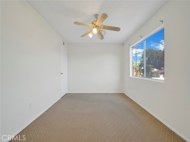 Detail Gallery Image 19 of 36 For 7952 Laramie Ave, Winnetka,  CA 91306 - 4 Beds | 2/1 Baths