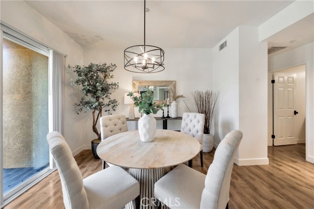 5104 E Henley Place, Orange CA: https://media.crmls.org/medias/050d5326-8ccb-4a20-8b20-38700201ae65.jpg