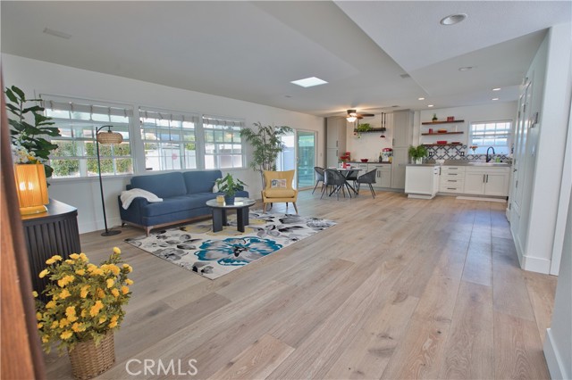 Detail Gallery Image 9 of 55 For 6091 Dundee Dr, Huntington Beach,  CA 92647 - 3 Beds | 2 Baths