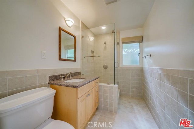 Detail Gallery Image 17 of 38 For 3826 Dixie Canyon, Sherman Oaks,  CA 91423 - 3 Beds | 3 Baths