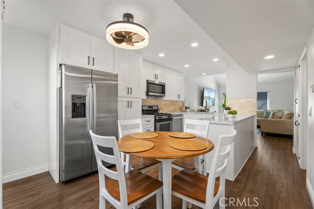 Detail Gallery Image 15 of 35 For 159 Morristown, Costa Mesa,  CA 92626 - 2 Beds | 2 Baths