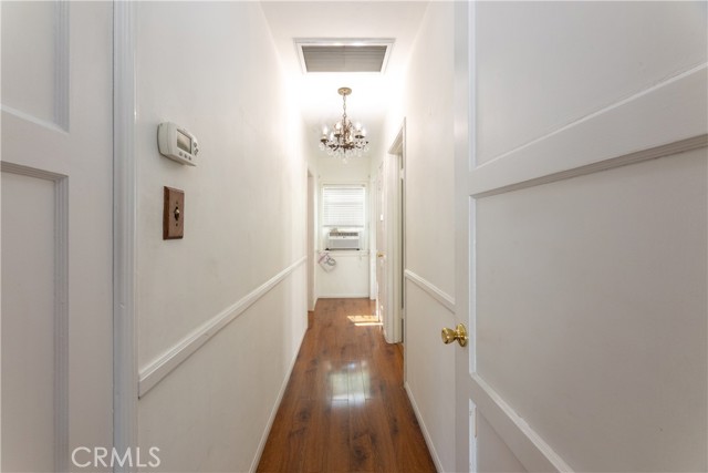 3139 Chestnut Avenue, Long Beach CA: https://media.crmls.org/medias/050ed273-0286-4020-bb76-965bffc9a4c9.jpg