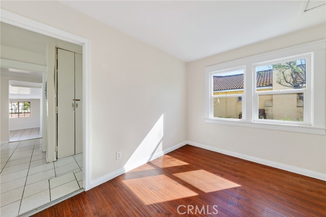 Image 8 of 31 For 417 Emerson Avenue