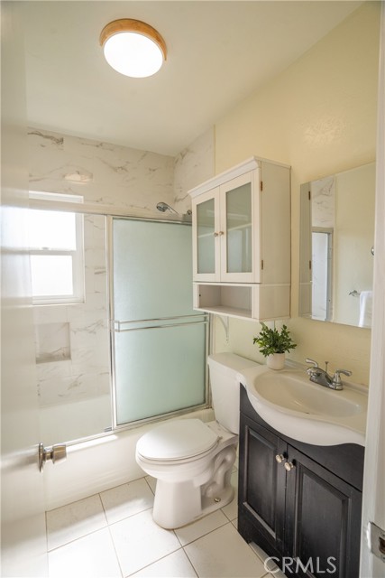 Detail Gallery Image 13 of 16 For 1501 Beloit Ave, Los Angeles,  CA 90025 - 4 Beds | 2 Baths