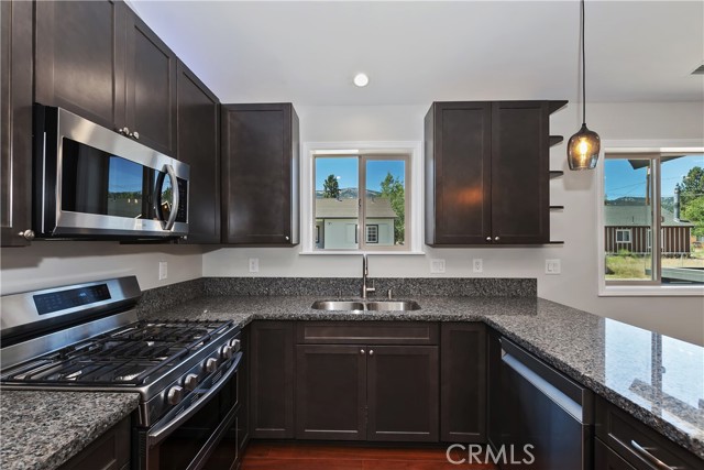 2217 Juniper Lane, Big Bear City CA: https://media.crmls.org/medias/05104451-096f-4dd9-94a1-9d110abc47ec.jpg