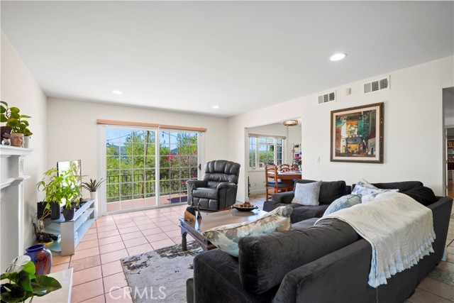 Detail Gallery Image 7 of 60 For 22628 Quinta Rd, Woodland Hills,  CA 91364 - 4 Beds | 2/1 Baths