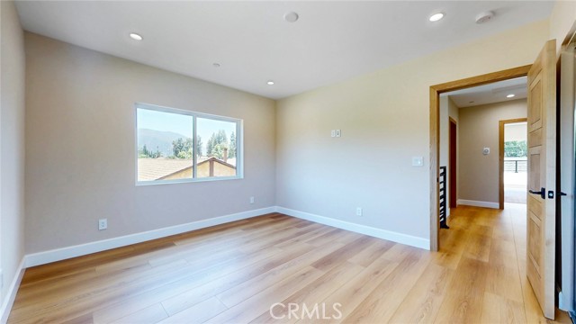 Image 45 of 75 For 421 Catalina Street