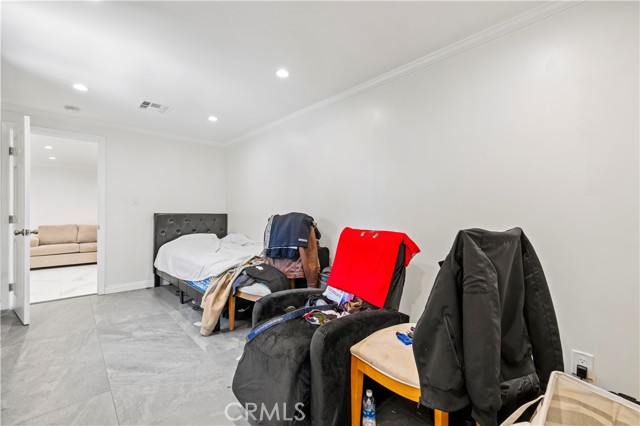 Detail Gallery Image 22 of 47 For 11329 Mclennan Ave, Granada Hills,  CA 91344 - 7 Beds | 2 Baths