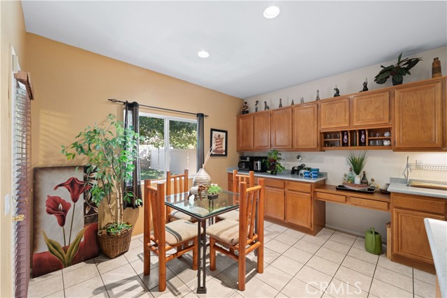 37032 Sabal Avenue, Palmdale CA: https://media.crmls.org/medias/051232a1-bbf6-45e2-b725-17c26db6f964.jpg