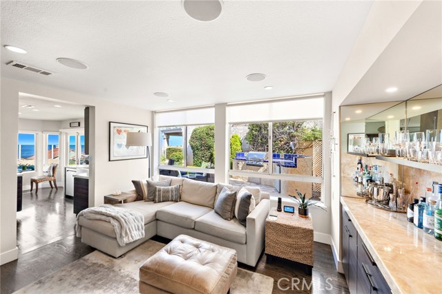 Detail Gallery Image 13 of 43 For 25 Saint Francis Ct, Dana Point,  CA 92629 - 3 Beds | 2/1 Baths