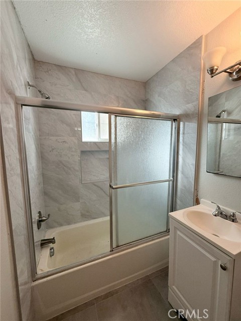 Detail Gallery Image 6 of 22 For 924 W Chestnut #1/2,  Santa Ana,  CA 92703 - 2 Beds | 1 Baths