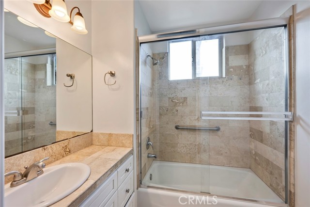 Detail Gallery Image 24 of 36 For 5027 Colfax Ave #1,  Valley Village,  CA 91601 - 3 Beds | 3 Baths