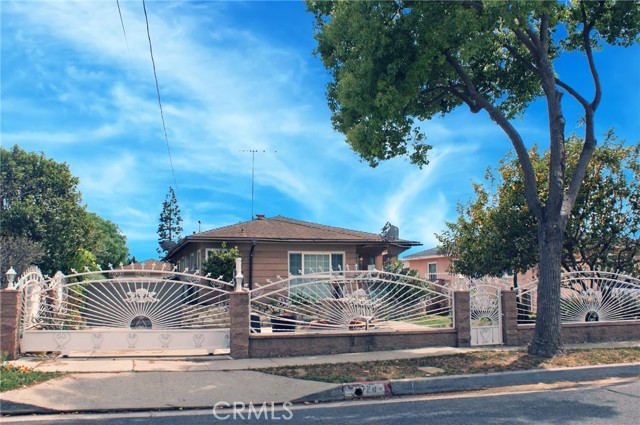 Detail Gallery Image 2 of 36 For 3724 W 105th St, Inglewood,  CA 90303 - 2 Beds | 2 Baths