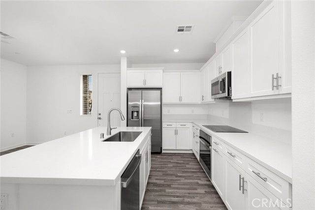 Detail Gallery Image 18 of 30 For 2753 E Amberley Privado, Ontario,  CA 91762 - 3 Beds | 2/1 Baths