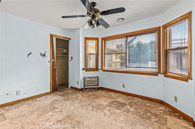 Detail Gallery Image 13 of 45 For 820 Law St, San Diego,  CA 92109 - 4 Beds | 2 Baths