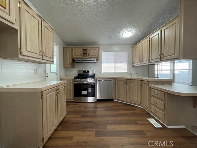 1301 Taft Highway, Bakersfield CA: https://media.crmls.org/medias/0514302a-efbc-4993-acd6-81cc05af8350.jpg