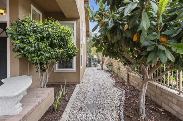 Detail Gallery Image 35 of 38 For 500 S Laureltree Dr, Anaheim Hills,  CA 92808 - 4 Beds | 2/1 Baths