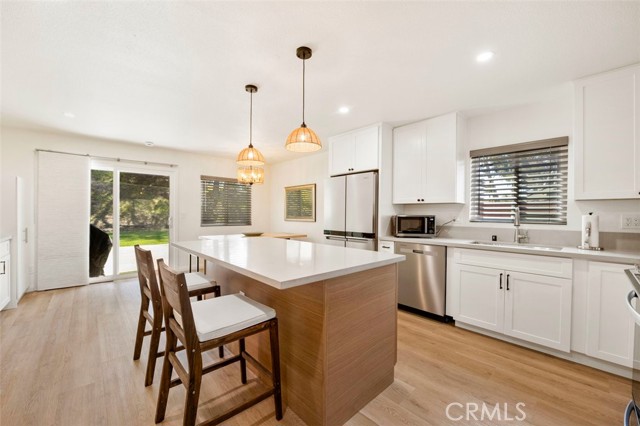 Detail Gallery Image 9 of 31 For 332 Cadillac Cir, Oceanside,  CA 92054 - 3 Beds | 2 Baths