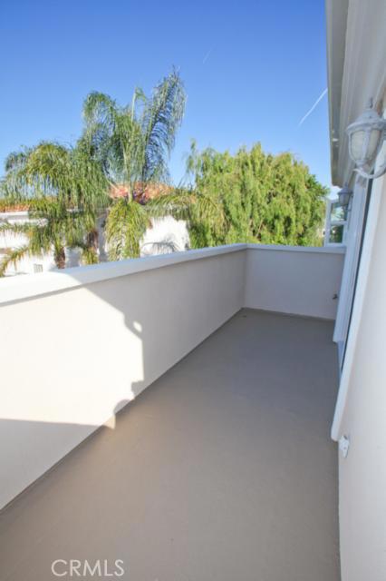 215 Irena Avenue, Redondo Beach, California 90277, 4 Bedrooms Bedrooms, ,3 BathroomsBathrooms,Residential,Sold,Irena,S11023009