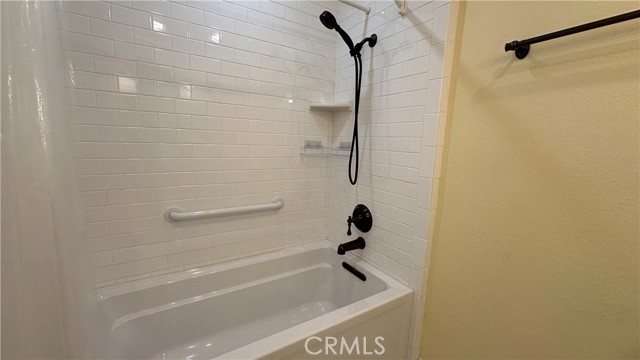 Detail Gallery Image 20 of 31 For 12111 Eddleston Dr, Porter Ranch,  CA 91326 - 4 Beds | 2 Baths