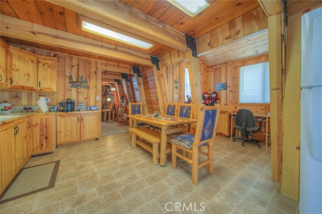 42608 Cedar Avenue, Big Bear Lake CA: https://media.crmls.org/medias/051701e6-e02d-4a18-b083-d4b1c6153f18.jpg