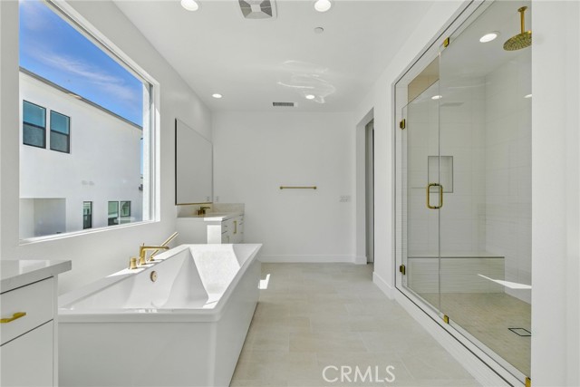 24186 N Camino Cascada, Valencia CA: https://media.crmls.org/medias/0517995b-8b5f-4c82-a9e3-a7a726ad1289.jpg