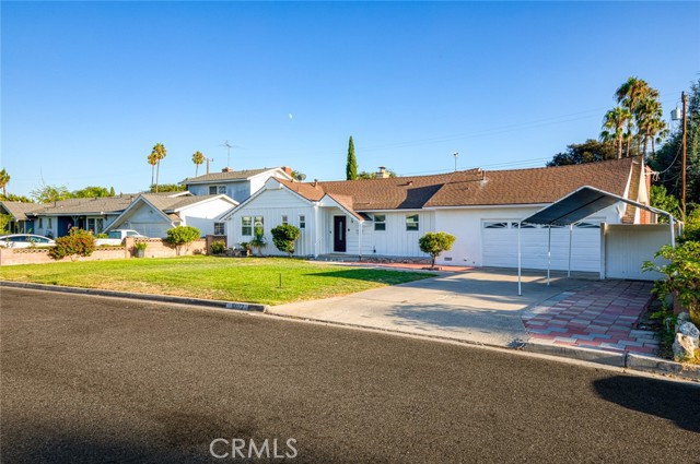 10072 Roselee Drive, Garden Grove CA: https://media.crmls.org/medias/0518940a-34cc-440e-8561-19d884ad5fc3.jpg