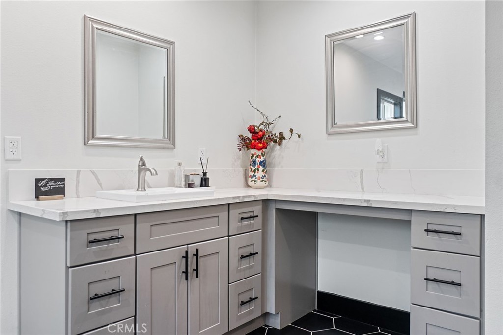 MLS #OC25176241 image #16