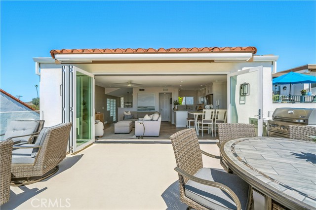 717 Calle Perlino, San Clemente CA: https://media.crmls.org/medias/051a50b2-babf-405b-8ce3-59d412511205.jpg