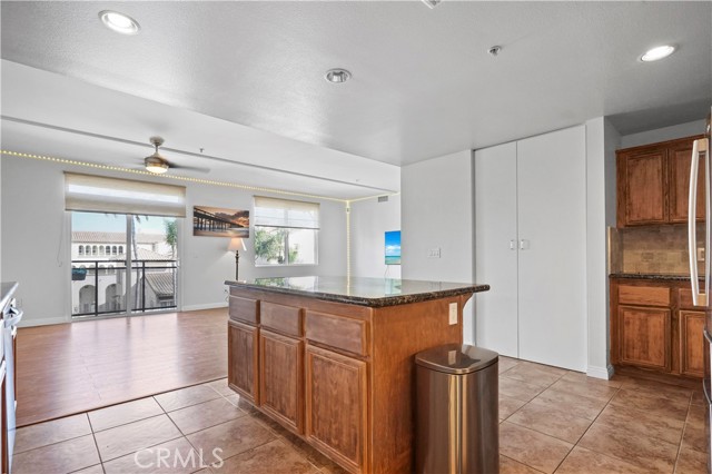 13200 Pacific Promenade, Playa Vista CA: https://media.crmls.org/medias/051aa915-cf1c-4b91-852d-21d0cf47315e.jpg
