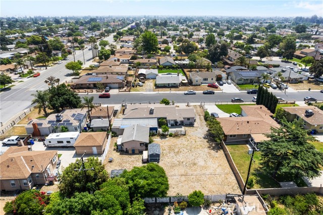 7726 Blanchard Avenue, Fontana CA: https://media.crmls.org/medias/051b09c3-b612-45e5-adb8-ba8af1e34874.jpg