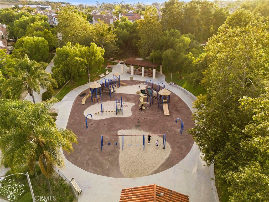 https://media.crmls.org/medias/051b0cc3-a3b5-421f-bd43-1e6968a55485.jpg?preset=X-Large