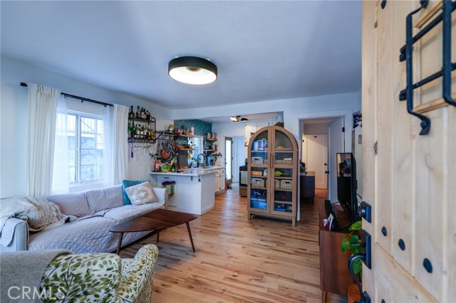 Image 37 of 71 For 1361 Armadale Avenue