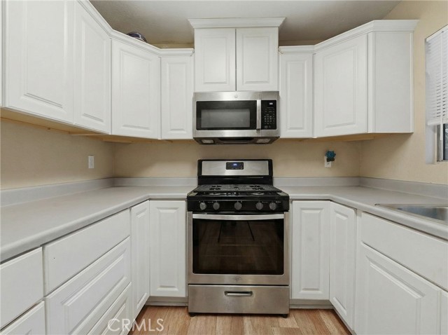 Detail Gallery Image 7 of 15 For 7889 Pinyon, Fontana,  CA 92336 - 2 Beds | 2 Baths