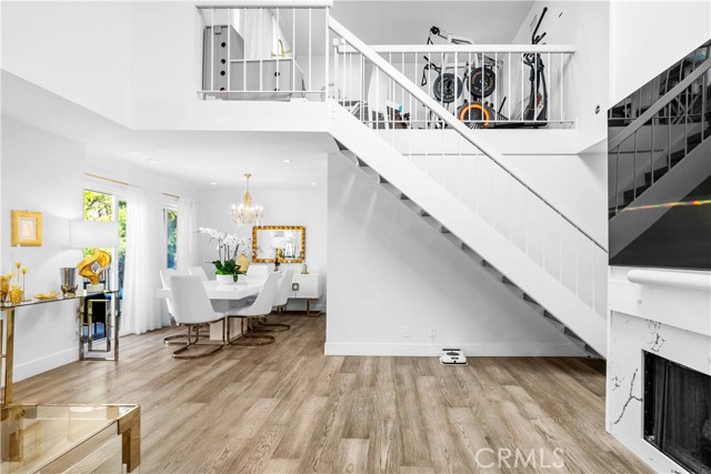 456 E San Jose Avenue, Burbank CA: https://media.crmls.org/medias/051d462e-33d1-42d2-a4bb-bd56eb5adbde.jpg